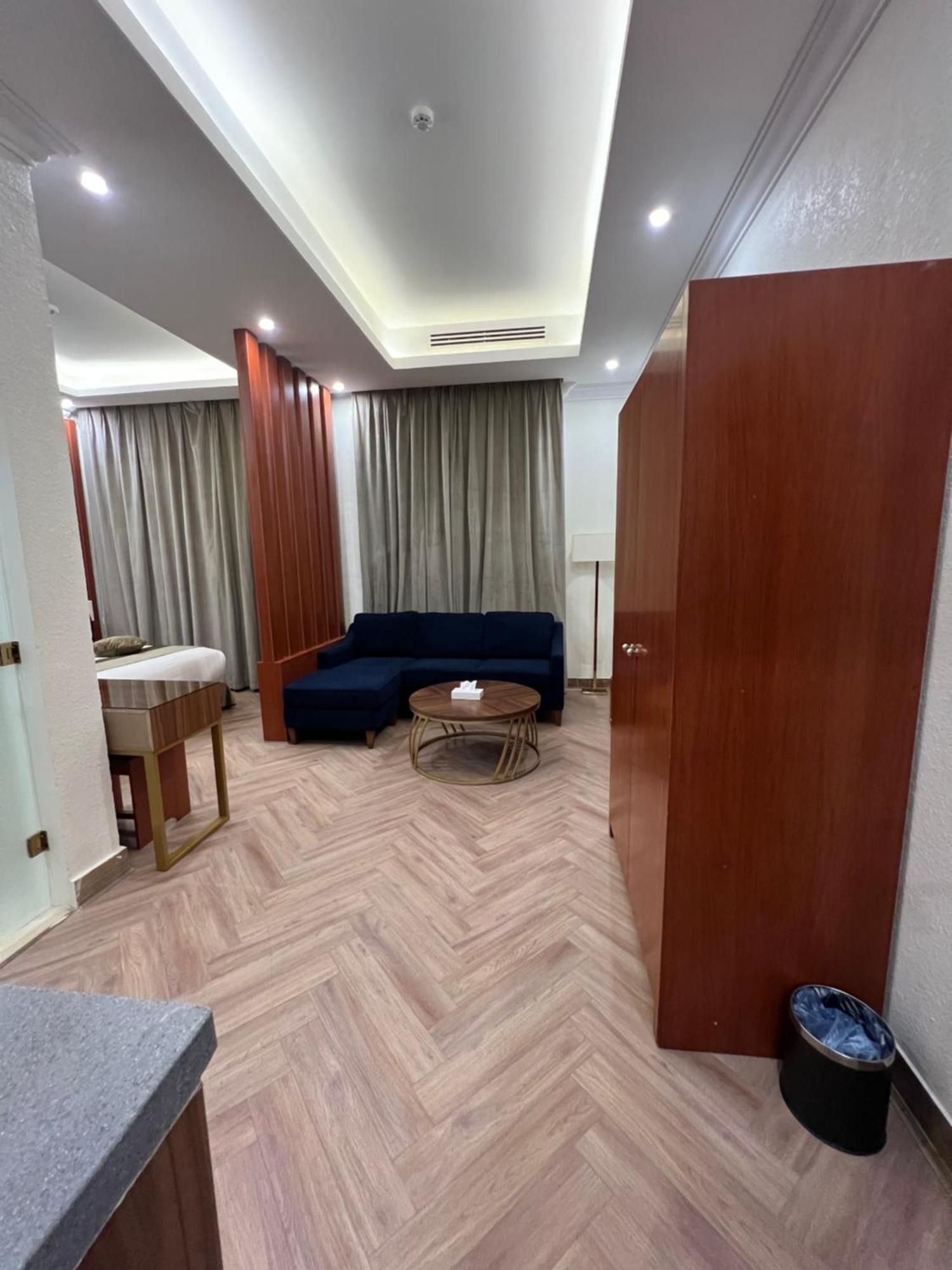 Smayah Hotel Riyadh Exteriör bild