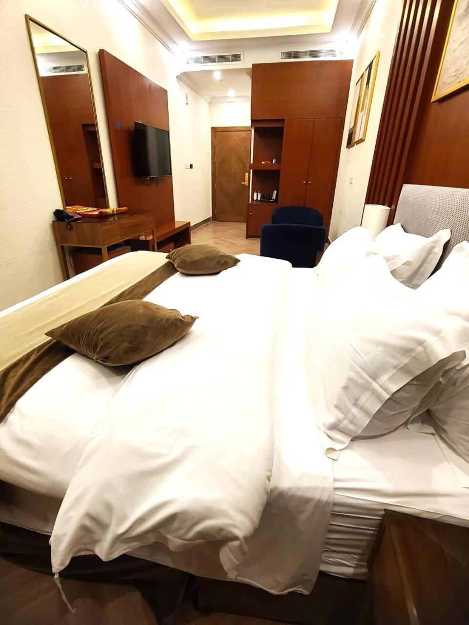 Smayah Hotel Riyadh Exteriör bild