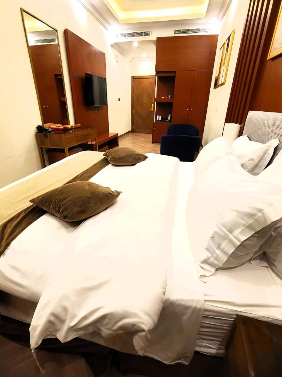 Smayah Hotel Riyadh Exteriör bild