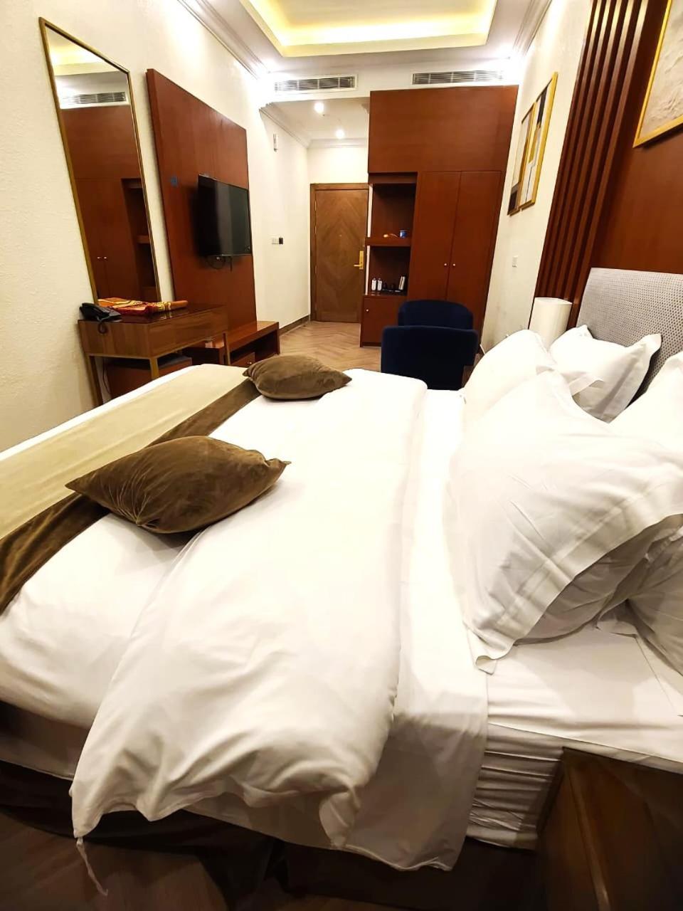 Smayah Hotel Riyadh Exteriör bild